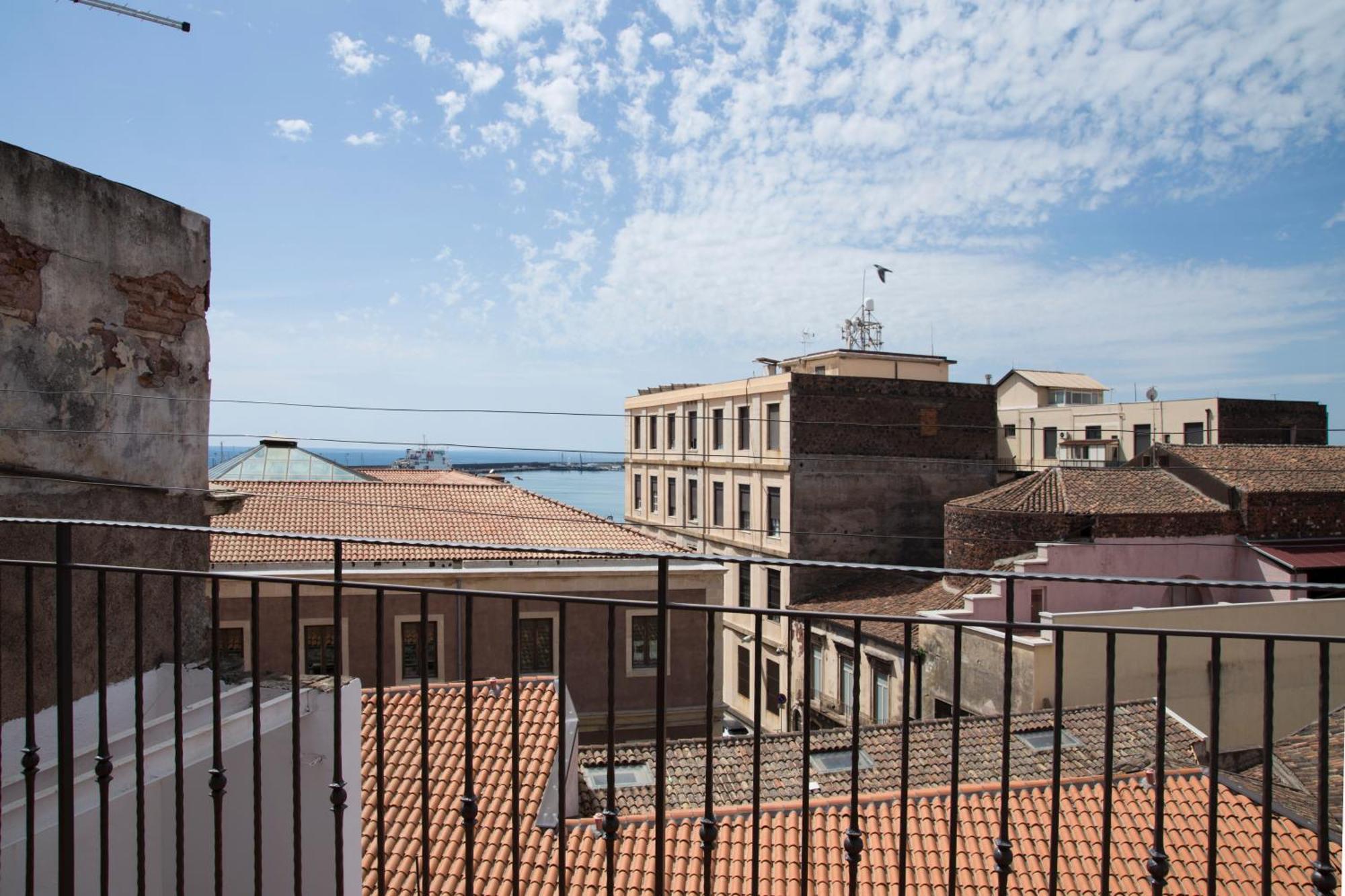 Апартаменти Harbour House And View Катанія Екстер'єр фото
